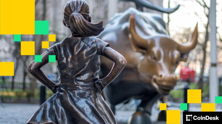 Bitcoin consolidates, dash outperforms in quiet crypto session: Crypto Markets Today
