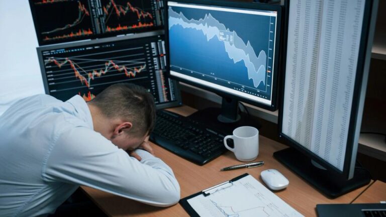 Bitcoin tumbles back below $89,000 as Wednesday afternoon rally attempt fades