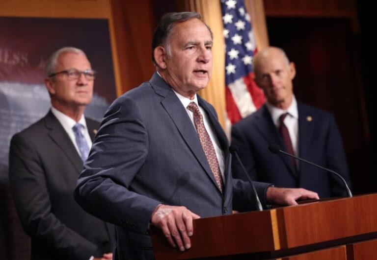 Senate Agriculture publishes own version of market structure bill without bipartisan support