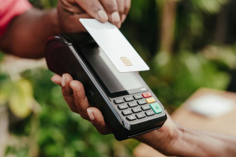 Smart Payment Technologies Partners with Castles Technology to Boost Payment Resilience in Unattended Sectors