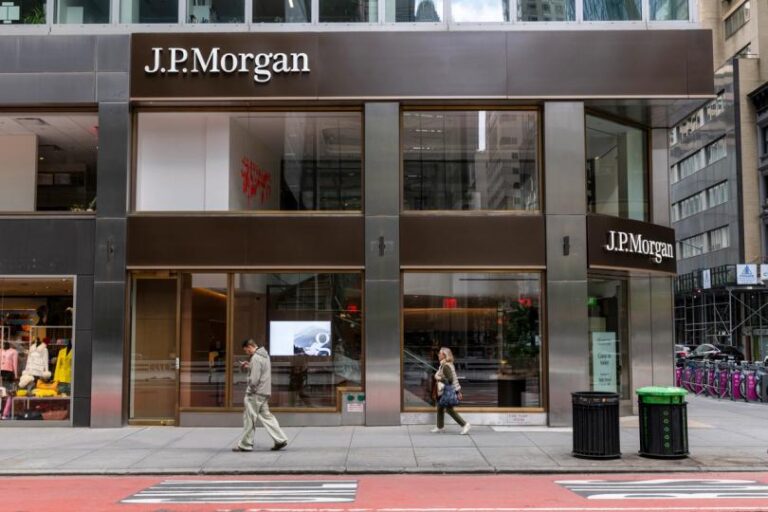 Stablecoin yield debate looks like 'parallel banking system,' JPMorgan CFO says