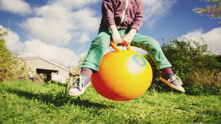BTC rebounds to $79,000, but HOOD, COIN, MSTR remain sizably lower