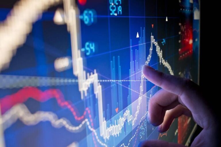 Bitcoin remains under pressure near $68,000 even as panic ebbs