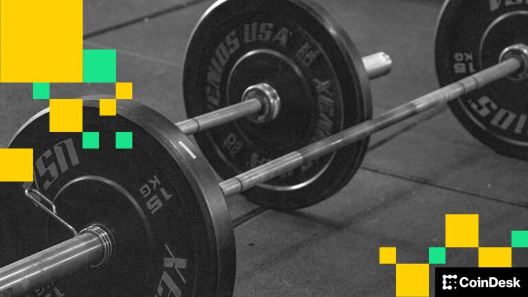 PEPE, BONK outpace BTC price, ETH as “barbell strategy” wins out: Crypto Daybook Americas