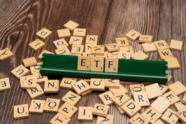 Bitcoin and ether ETFs drew inflows Monday