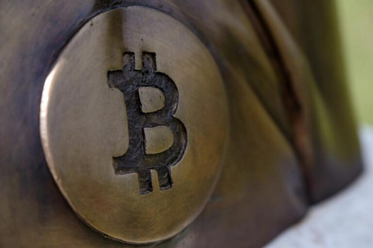 Satoshi-era BTC at center of $285 billion bitcoin lawsuit moves after 14 years