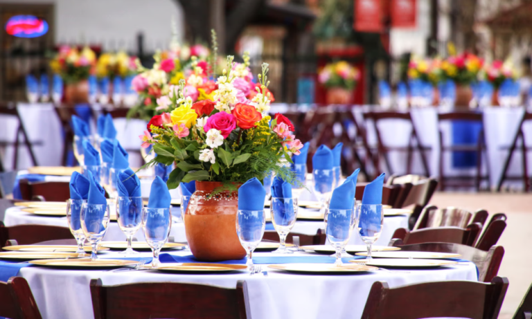 Elevating Your Dinner Party: The Art of Fresh Flower Table Arrangements