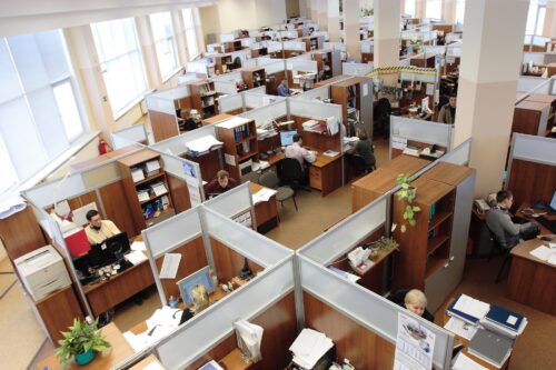 80% of college seniors say AI is cutting entry-level jobs