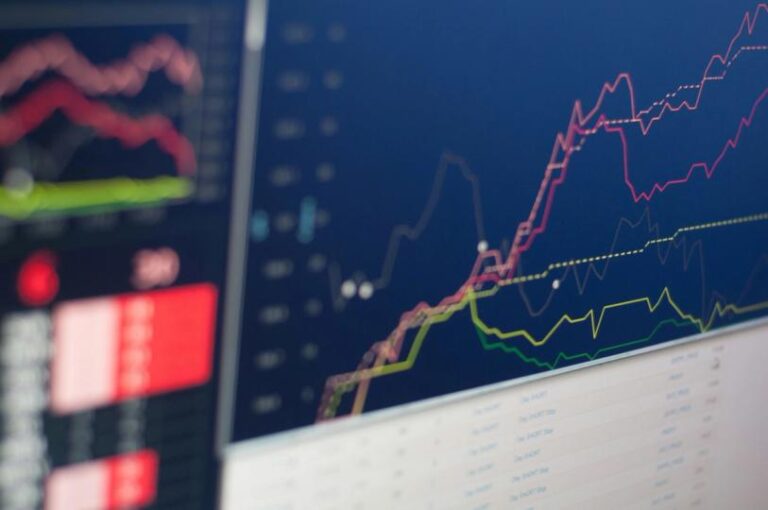 Anthropic warns against unauthorized stock exposure as token markets imply trillion-dollar valuation