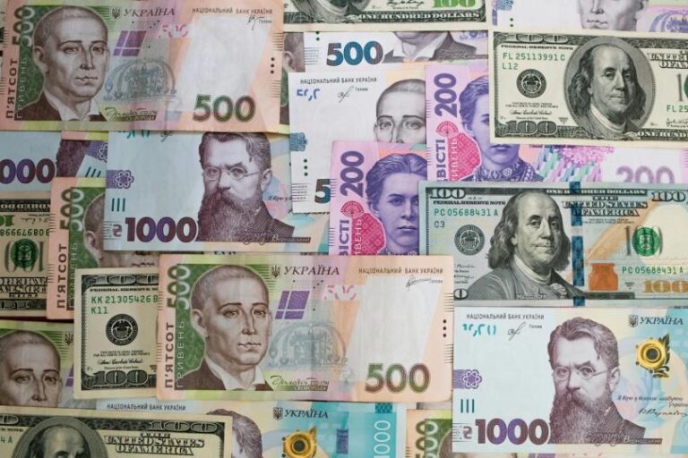 At $322 billion, the stablecoin market value exceeds the FX reserves of 95 nations
