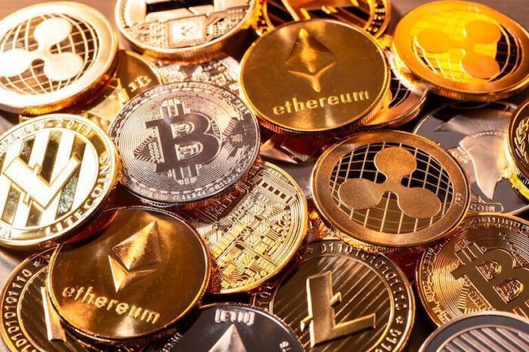 Bitcoin Dominance Begins Decline — Altseason Commences?