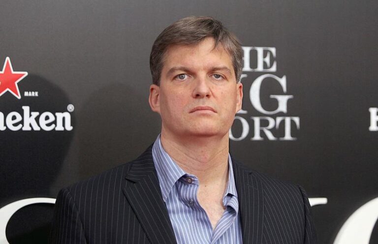 Bitcoin briefly hits $82,000, SOL, DOGE higher as Michael Burry warns of stock crash