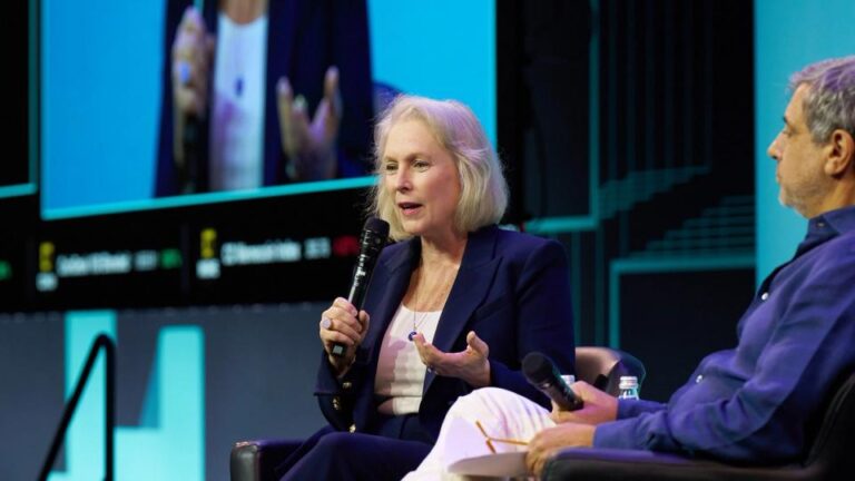 Crypto bill won’t move without a ban on officials’ industry ties, says U.S. Senator Gillibrand