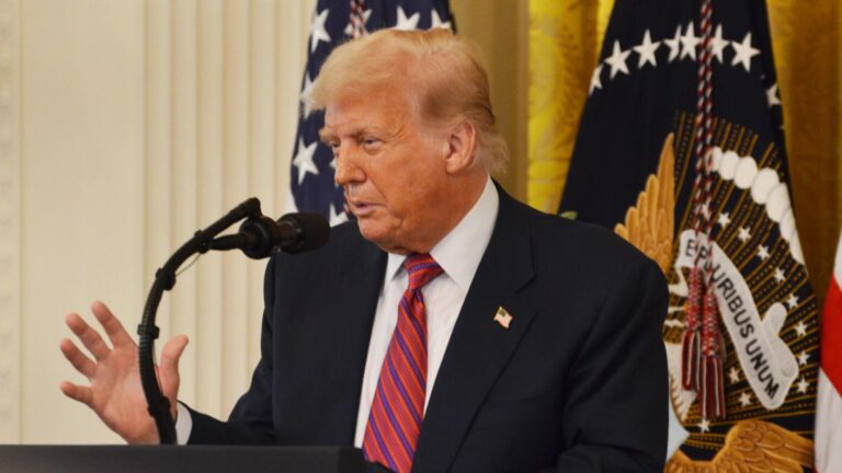 Trump orders government, Fed to review crypto firms' access to payment rails