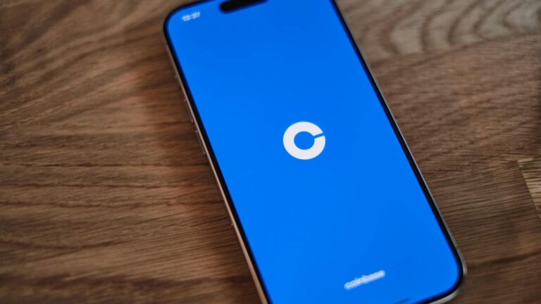Coinbase (COIN) sinks 5% after missing Q2 revenue estimates