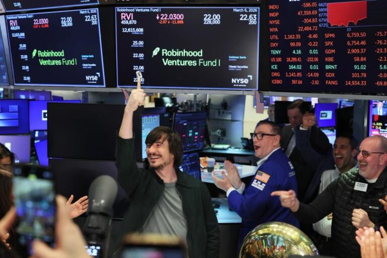 Inside Robinhood’s high-stakes bet to ‘democratizing’ its 10 million casual users onto blockchain finance