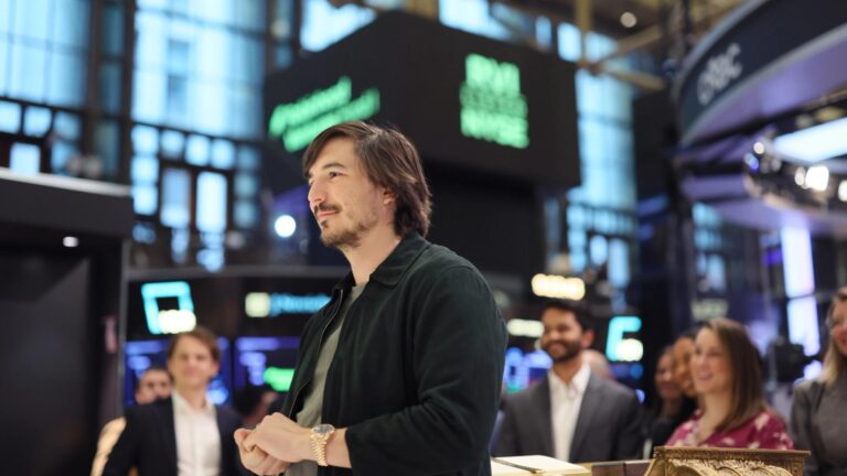 Robinhood Chain’s real-world assets jump fivefold as tokenized stocks start trading in size