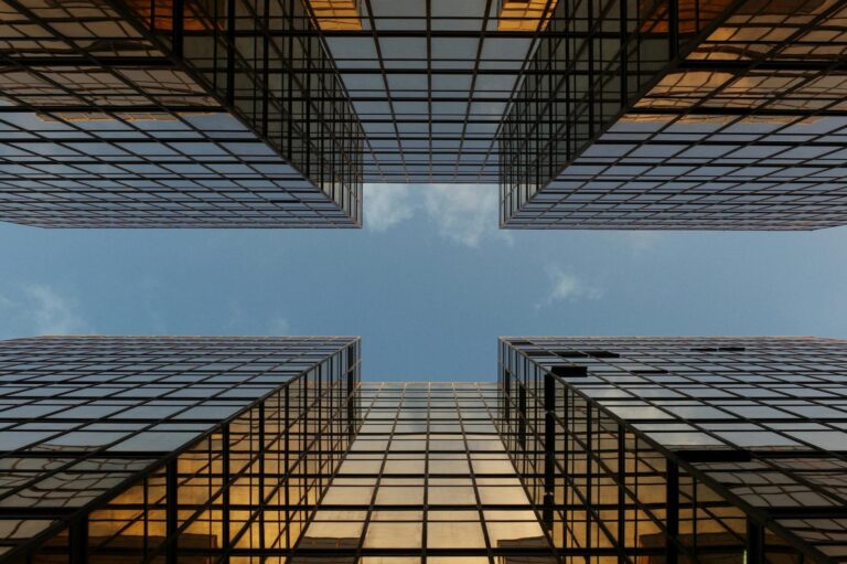 Crypto Long & Short: Tokenized equities: the model underneath the trade